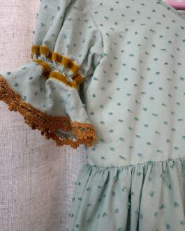 Vestido de capa verde agua