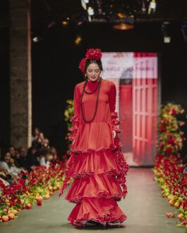 Vestido rojo lunar blanco