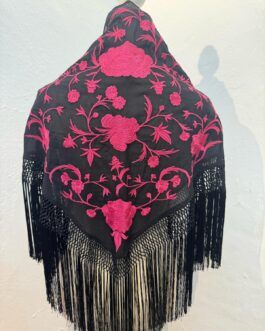 Mantón modelo MENORCA Negro-Fucsia