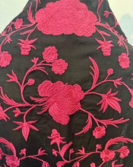 Mantón modelo MENORCA Negro-Fucsia