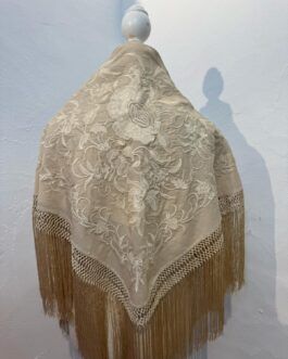 Mantón modelo PUERTO Liso Beige
