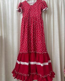 Vestido rojo lunar blanco