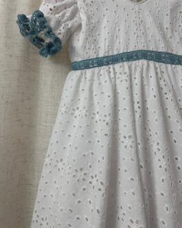 Vestido blanco perforado