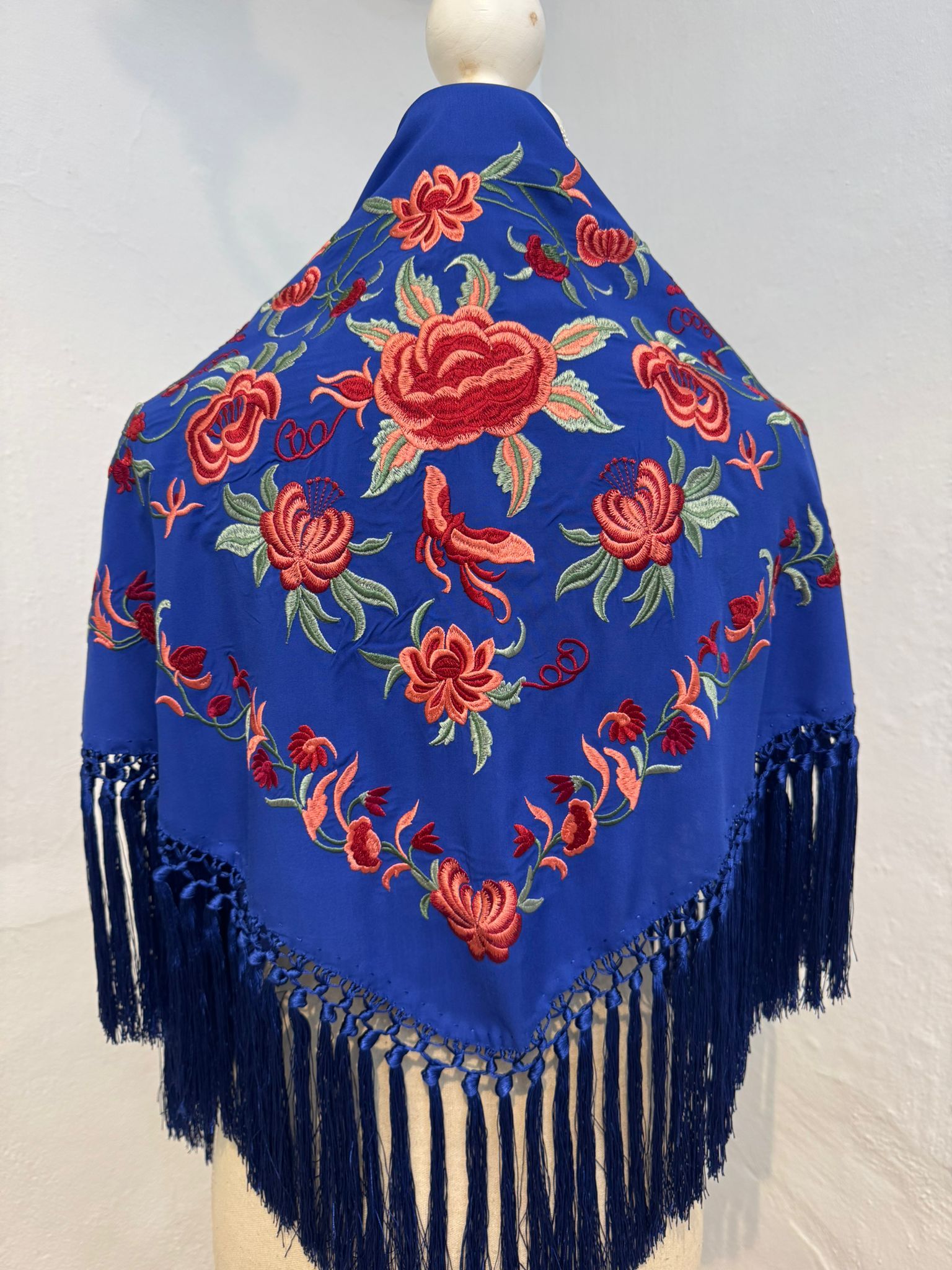 Mantón modelo SEVILLA Azul Añil - Imagen 2