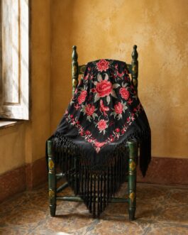 Mantón modelo SEVILLA Negro