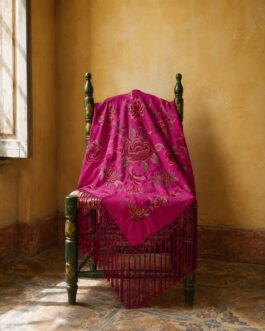 Mantón modelo SEVILLA Fucsia