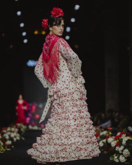 Vestido blanco lunar rojo